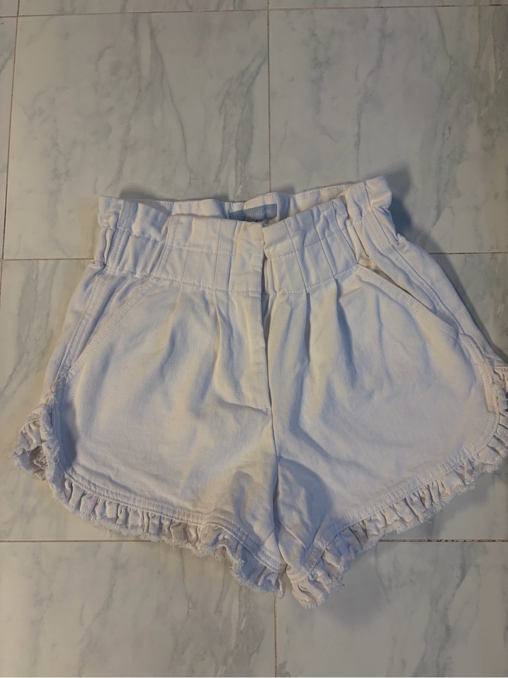 Antonio Melani White denim Ruffle Hem Women's Shorts